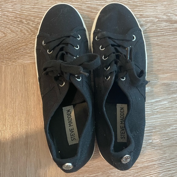 Steve Madden Black Platform Sneakers - Picture 3 of 3